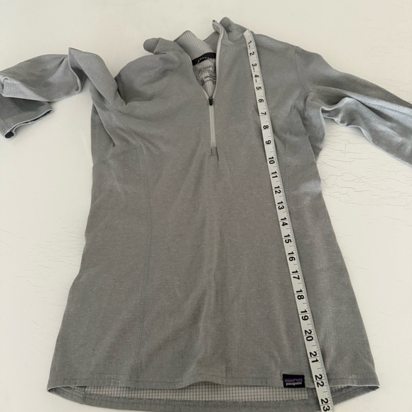 Patagonia Capilene Baselayer Midweight Zip Neck Top Ski Gray Womens Sz XS - Picture 2 of 6